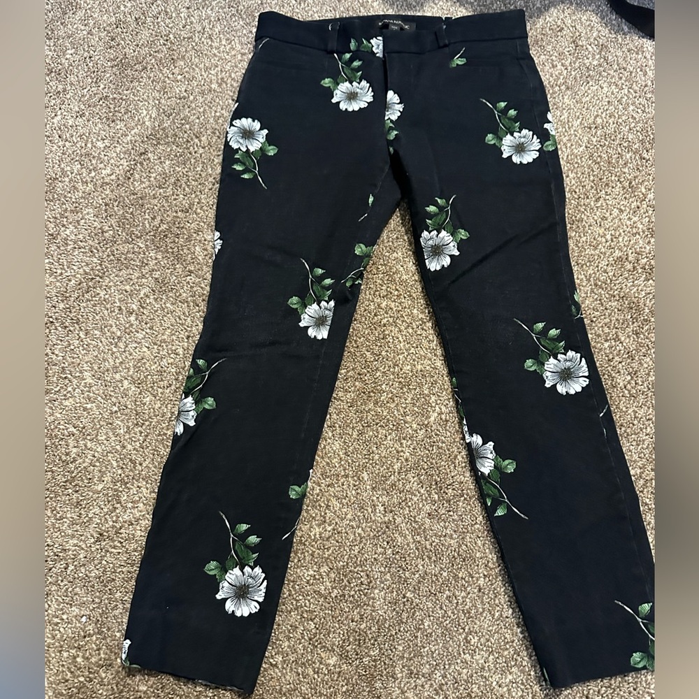 Banana Republic Floral Black Women's trousers/ dress pants size 2 petite - Picture 2 of 15